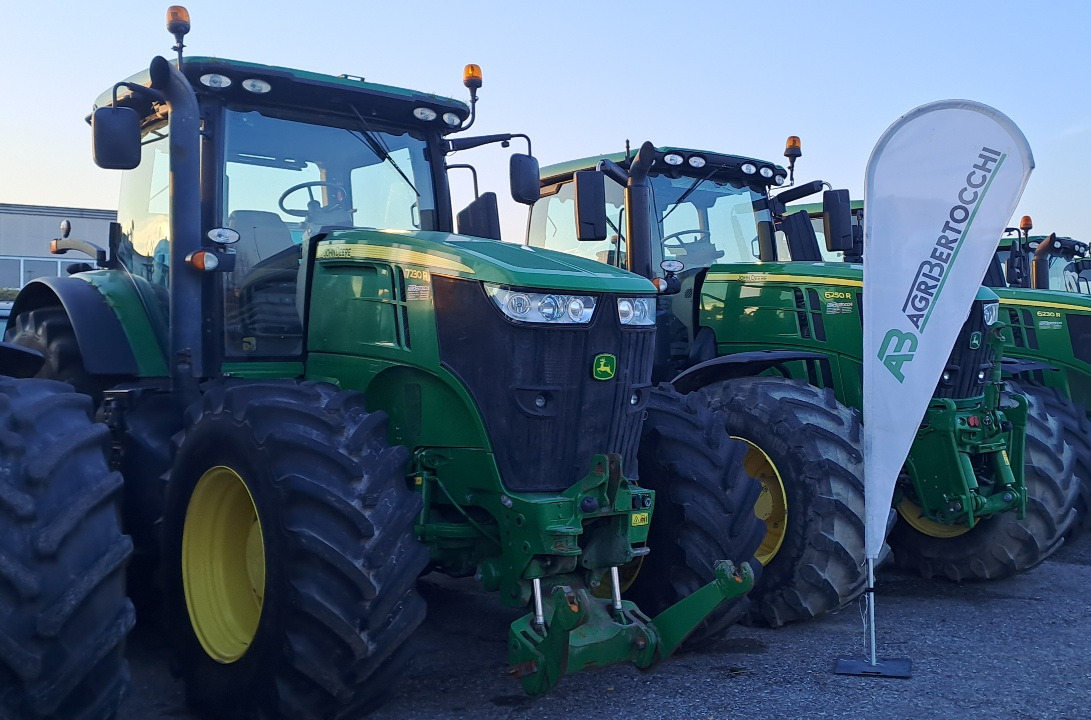 JOHN DEERE 7230R - ASTA AGRIBERTOCCHI - Traktor: slika 2 JOHN DEERE 7230R - ASTA AGRIBERTOCCHI - Traktor: slika 2