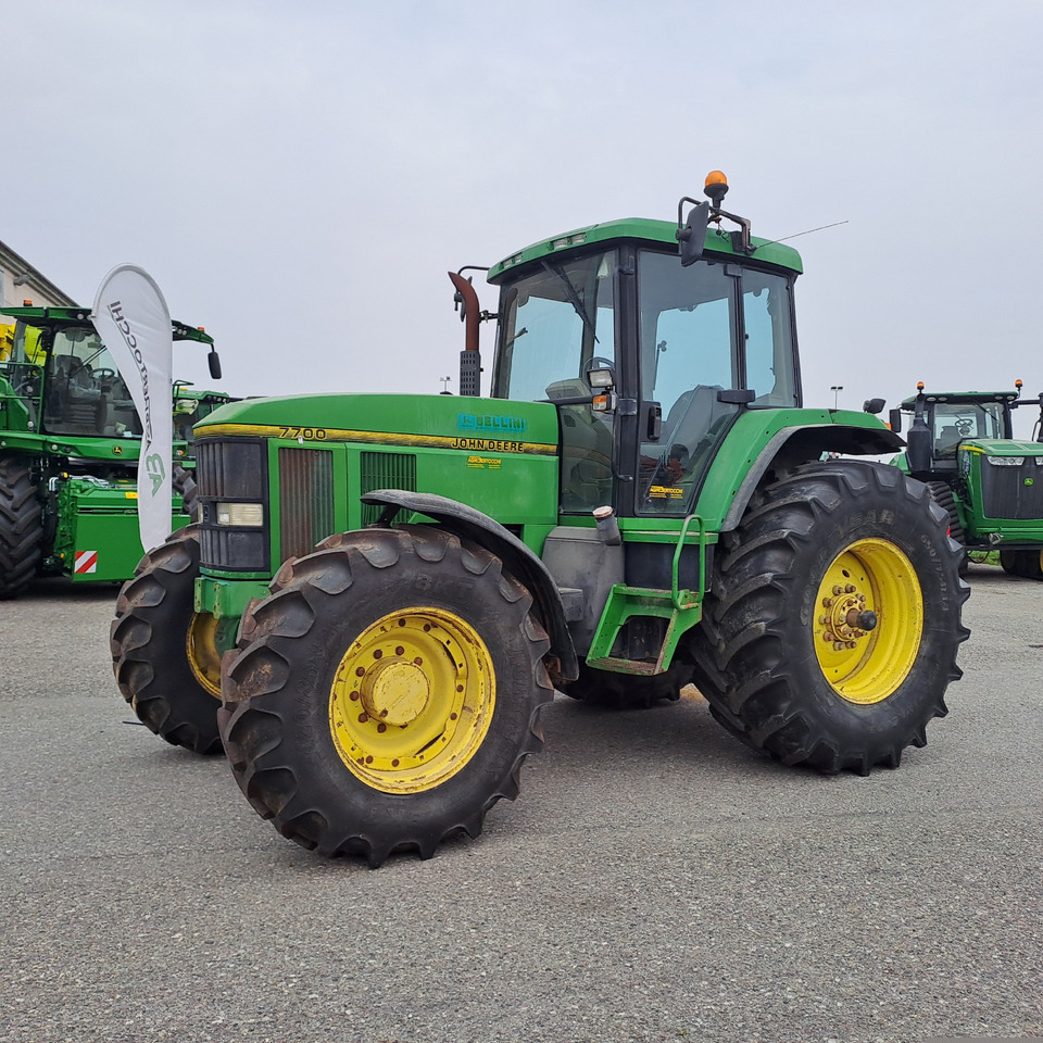 JOHN DEERE 7700 - Traktor: slika 1 JOHN DEERE 7700 - Traktor: slika 1