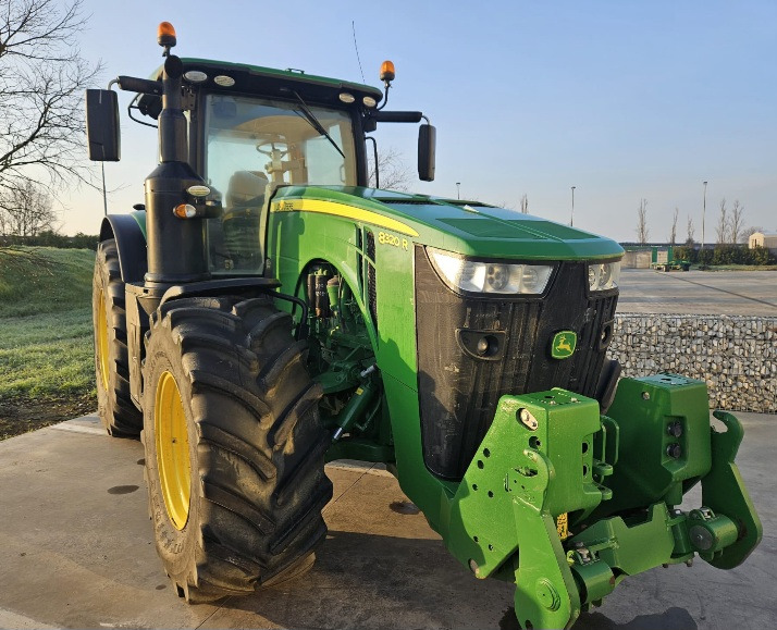 JOHN DEERE 8320R - Traktor: slika 3 JOHN DEERE 8320R - Traktor: slika 3
