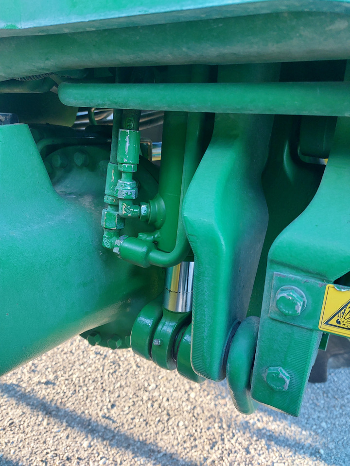 JOHN DEEREE 6210R - Traktor: slika 2 JOHN DEEREE 6210R - Traktor: slika 2