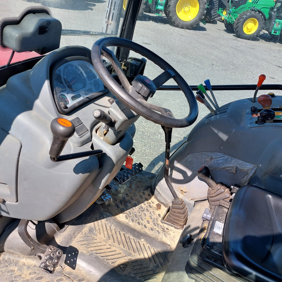 MASSEY FERGUSON 2430 ST - Traktor: slika 1 MASSEY FERGUSON 2430 ST - Traktor: slika 1