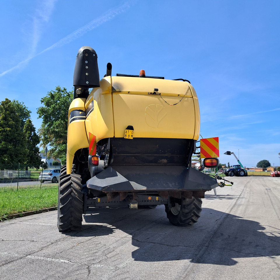 NEW HOLLAND CX880 - Kombajn harvester: slika 4 NEW HOLLAND CX880 - Kombajn harvester: slika 4
