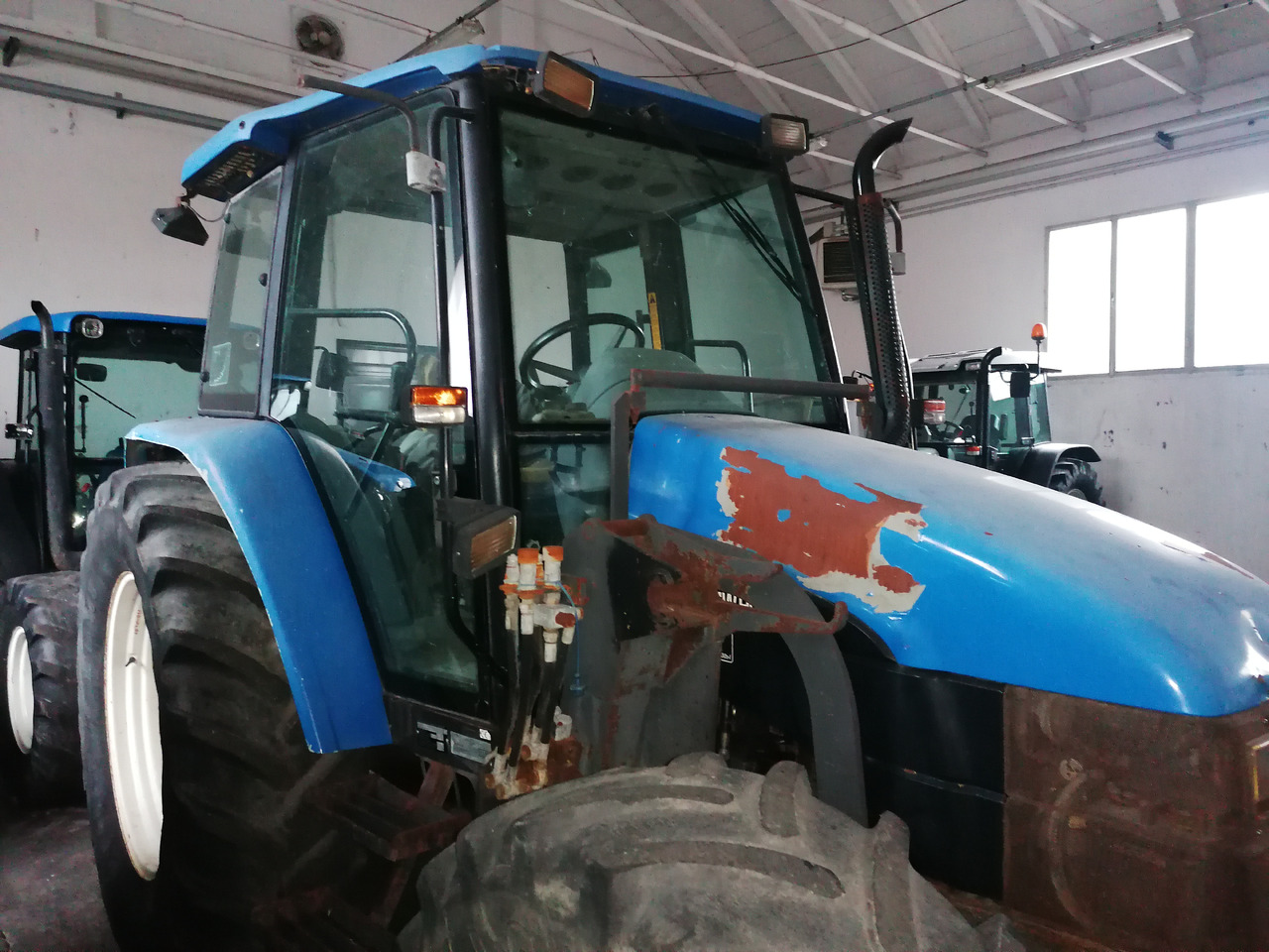 NEW HOLLAND TL 90 - Traktor: slika 1 NEW HOLLAND TL 90 - Traktor: slika 1