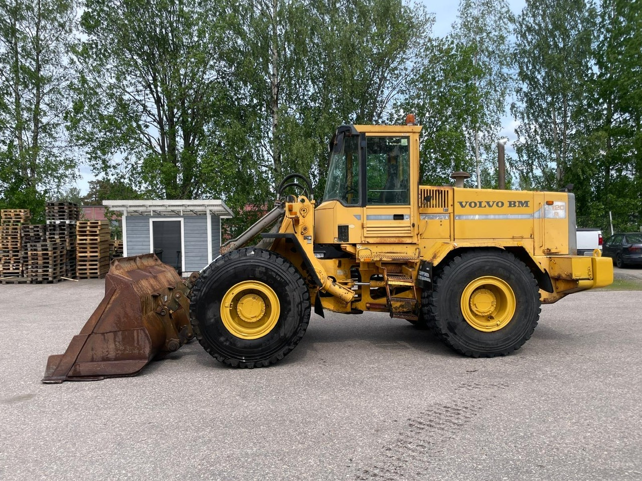 Volvo L120B - Kolesni nakladalec: slika 1 Volvo L120B - Kolesni nakladalec: slika 1