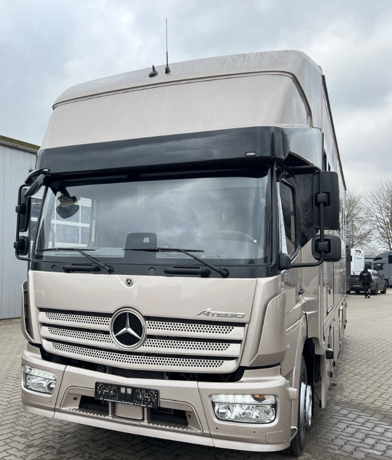 MERCEDES-BENZ Atego 1530 xl - Tovornjak za prevoz konj: slika 3 MERCEDES-BENZ Atego 1530 xl - Tovornjak za prevoz konj: slika 3