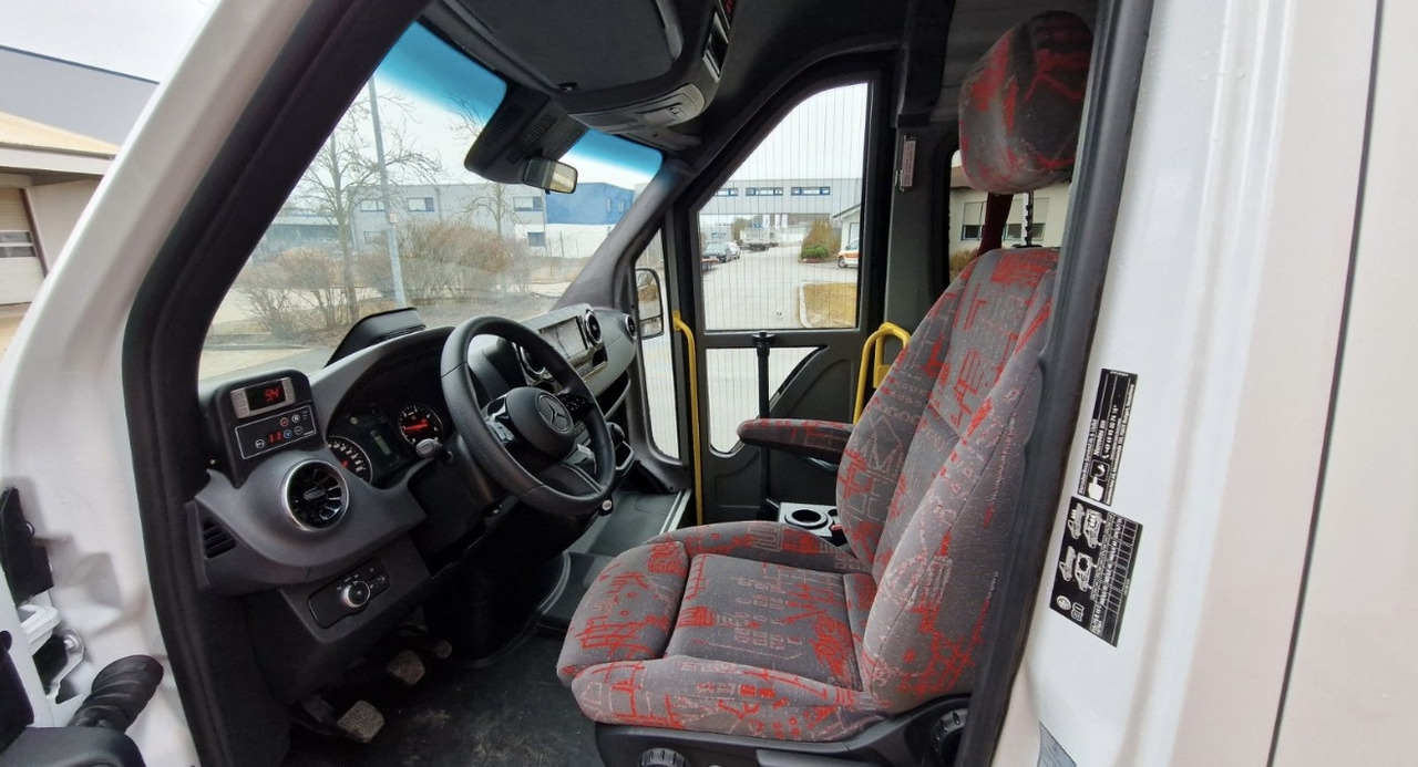 Nov Minibus, Potniški kombi Mercedes Benz Sprinter 515 CDI ADA Systeme 22 sitze: slika 15