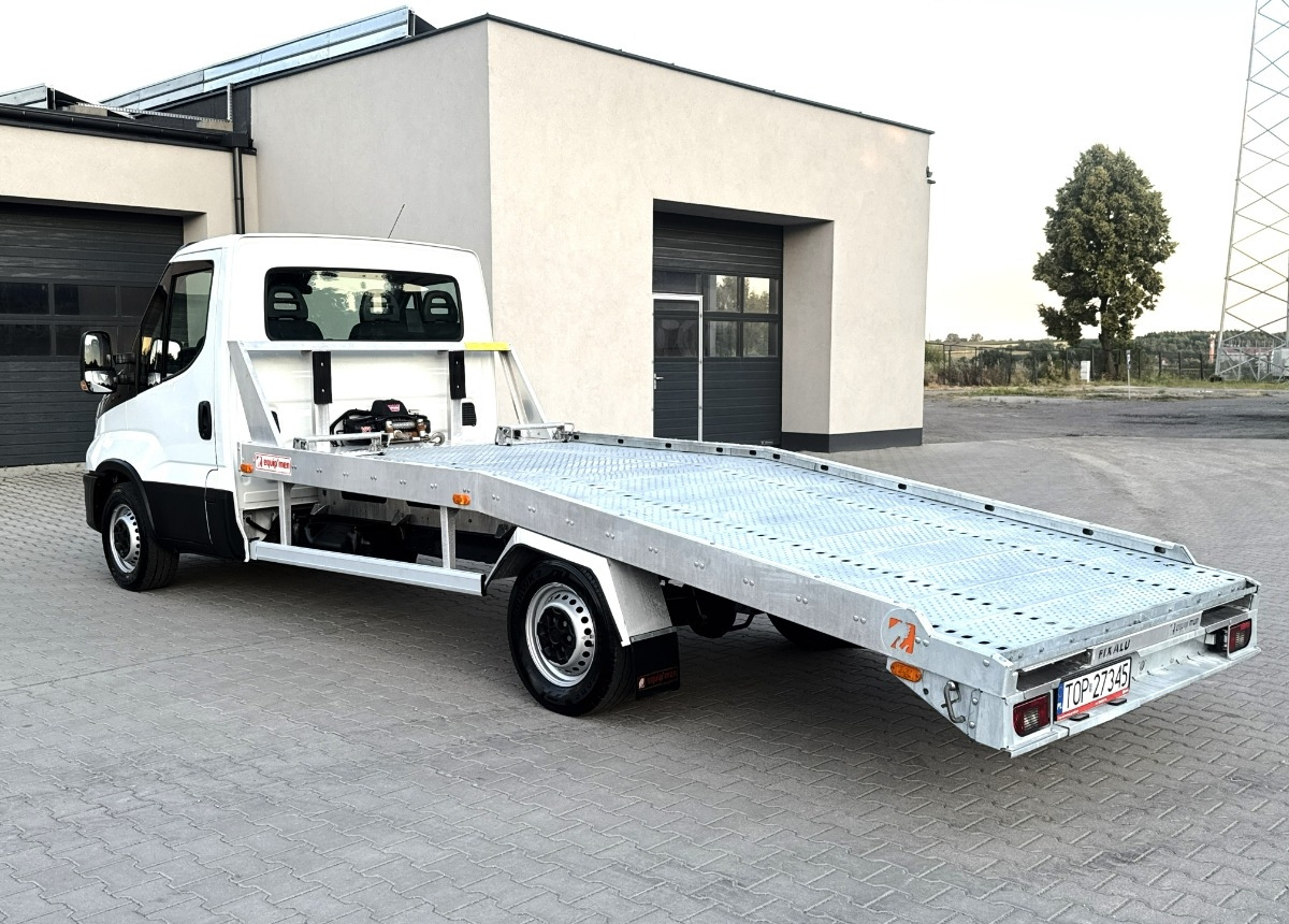 Tovornjak avtotransporter Iveco Daily 3.0 160KM Rok 2022 55 tys km przebiegu AUTOLAWETA Najazd laweta: slika 18