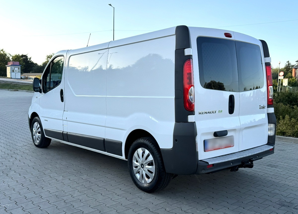 Renault Trafic 2.0 DCI 115KM LONG 2012 Rok Klimatyzacja Nawigacja BEZWYPADKOWY - Furgon: slika 2 Renault Trafic 2.0 DCI 115KM LONG 2012 Rok Klimatyzacja Nawigacja BEZWYPADKOWY - Furgon: slika 2