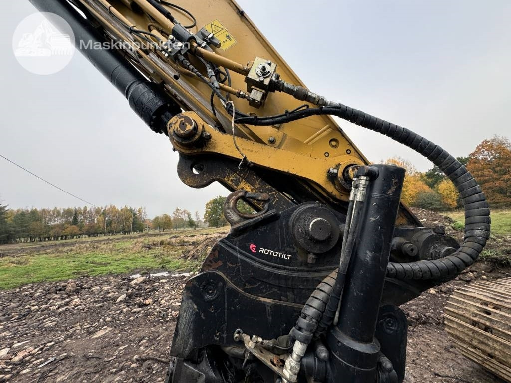 Bager goseničar CAT 323: slika 19