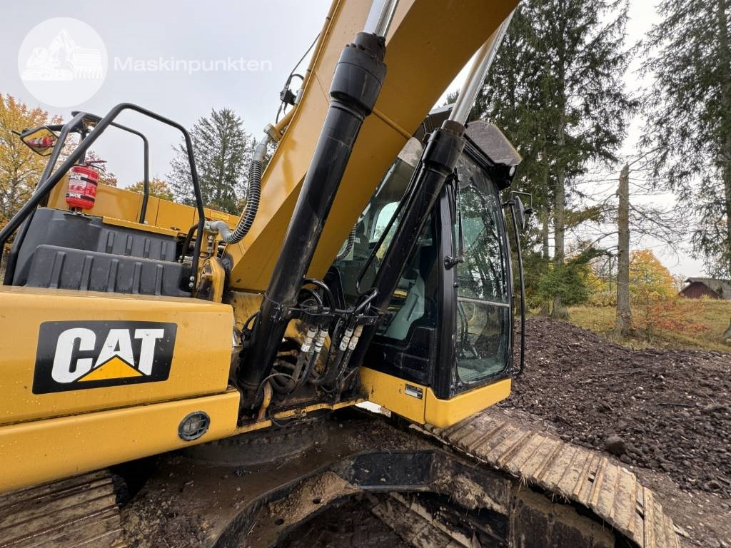 Bager goseničar CAT 323: slika 35