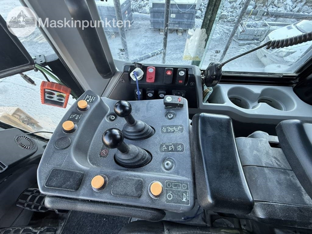 Kolesni nakladalec CAT 982 M: slika 16