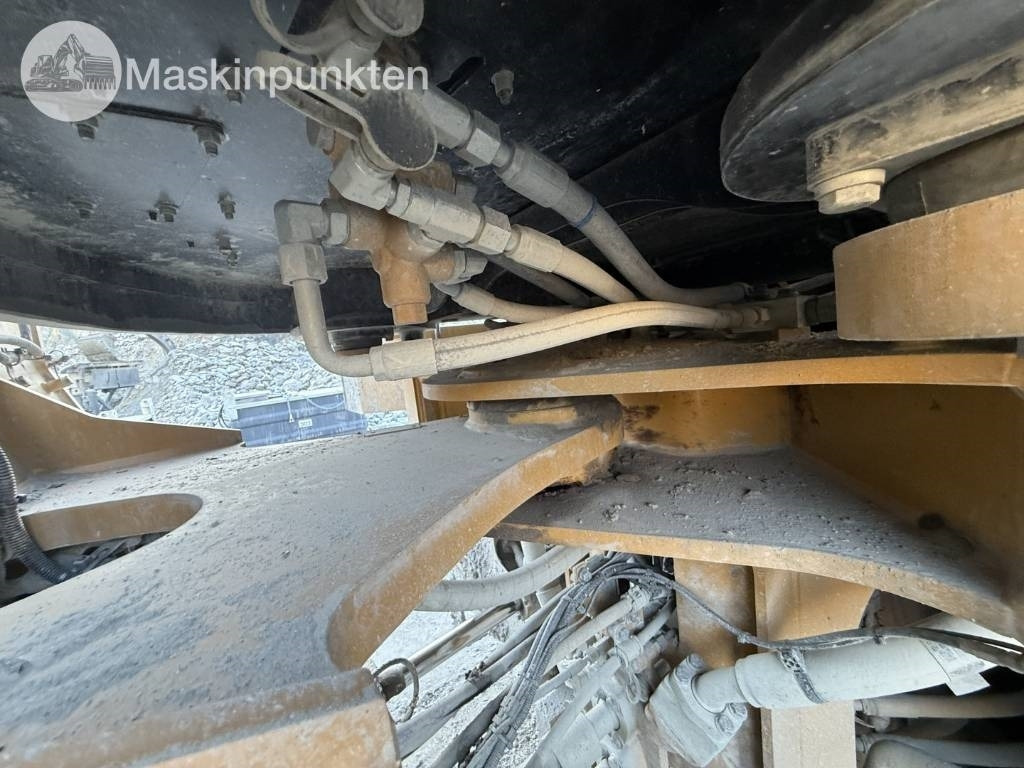 Kolesni nakladalec CAT 982 M: slika 31