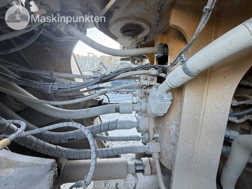 Kolesni nakladalec CAT 982 M: slika 28