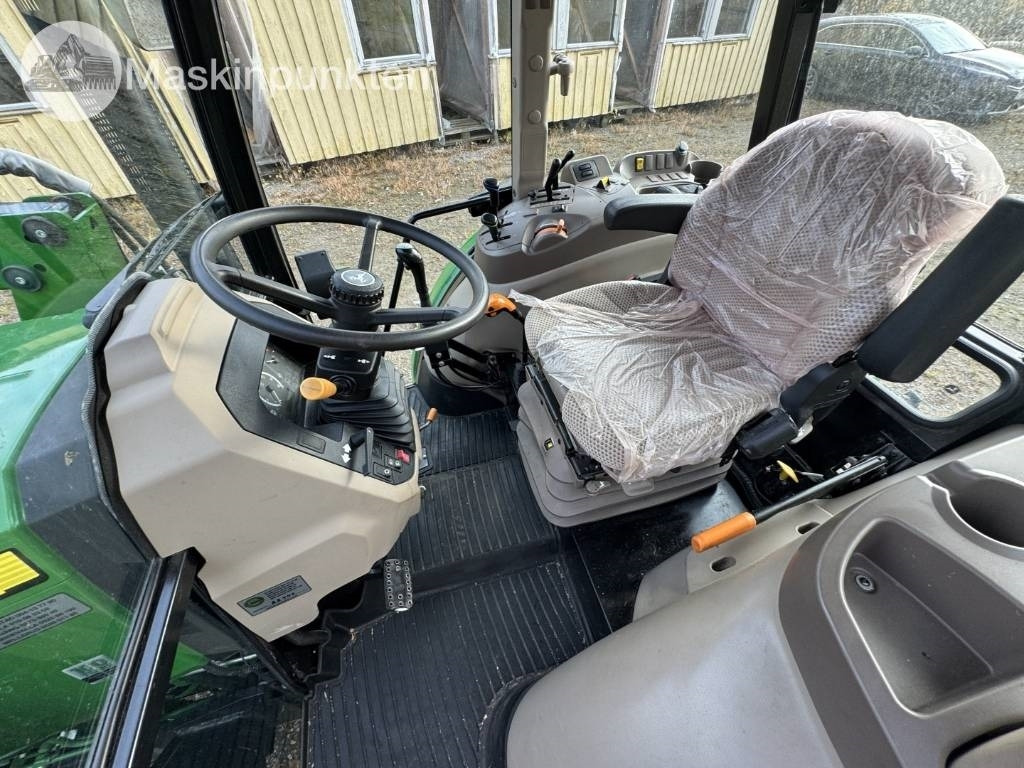 John Deere 5075 E  lizing John Deere 5075 E: slika 44