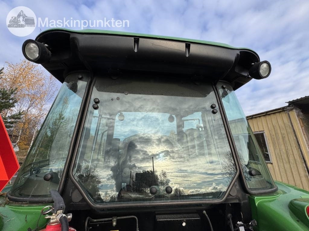 John Deere 5075 E  lizing John Deere 5075 E: slika 38