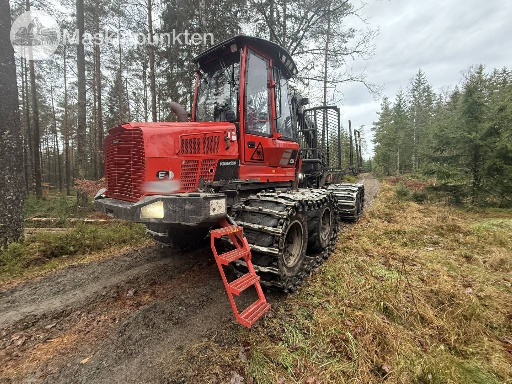Komatsu 835 - Forvarder: slika 1 Komatsu 835 - Forvarder: slika 1