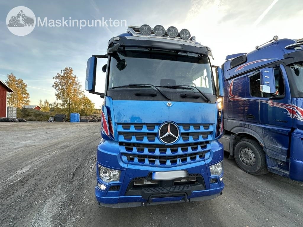 Mercedes-Benz Arocs 2858 timmerbil med kran - Tovornjak za prevoz lesa: slika 2 Mercedes-Benz Arocs 2858 timmerbil med kran - Tovornjak za prevoz lesa: slika 2