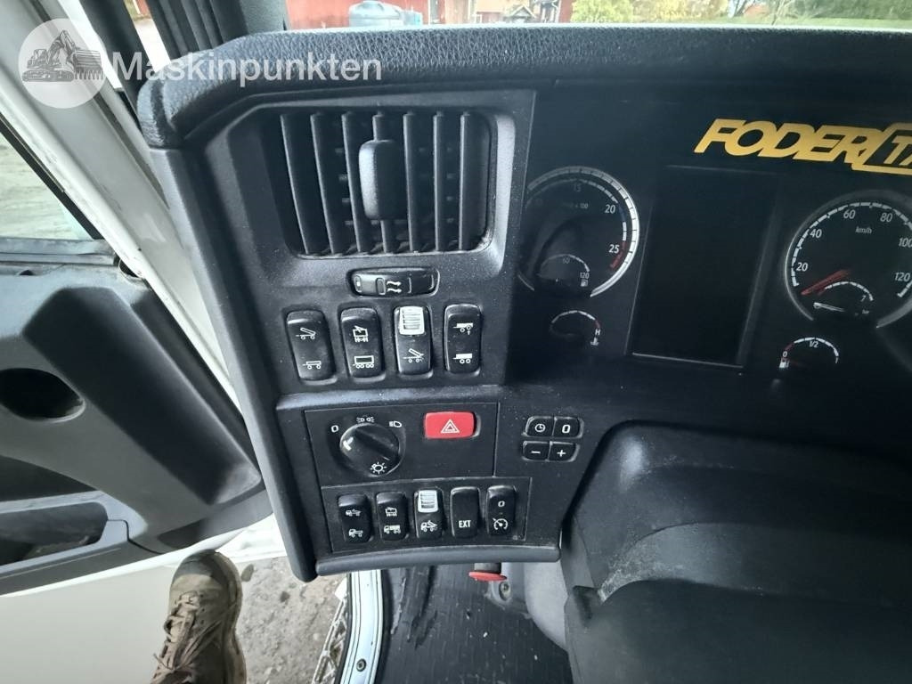 Tovornjak zabojnik Scania R 580: slika 44