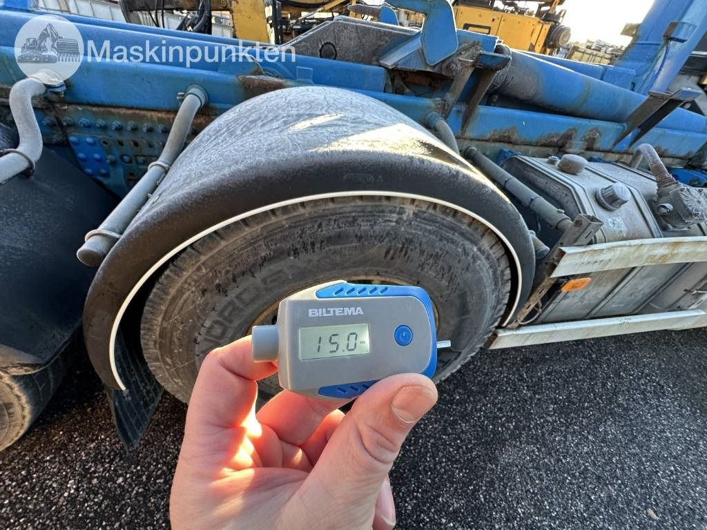 Kotalni prekucni tovornjak Volvo FH 12: slika 45 Kotalni prekucni tovornjak Volvo FH 12: slika 45