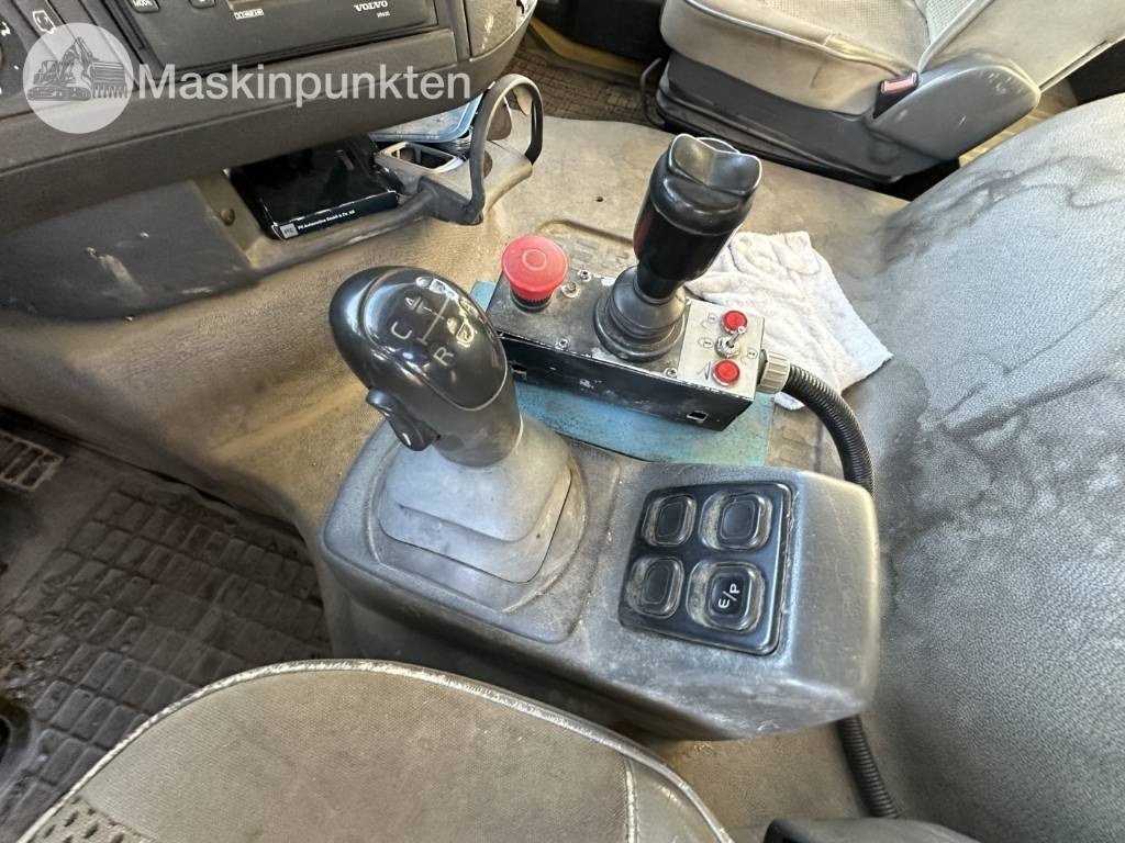 Kotalni prekucni tovornjak Volvo FH 12: slika 20 Kotalni prekucni tovornjak Volvo FH 12: slika 20