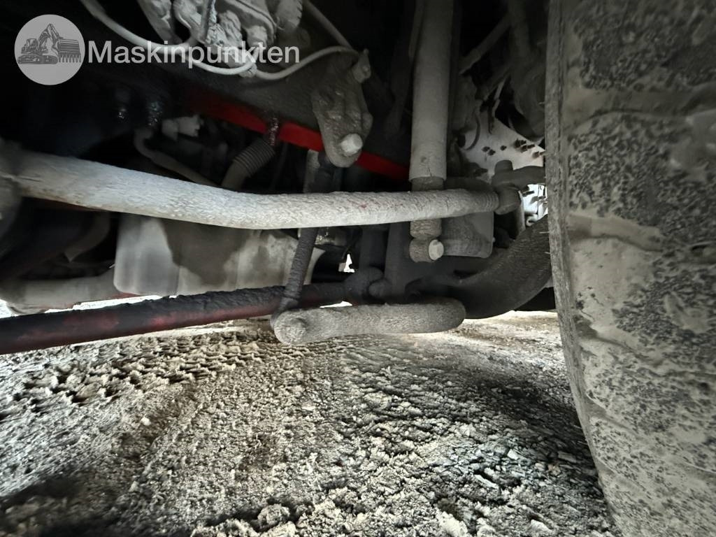 Kotalni prekucni tovornjak Volvo FH 8*4 Tridem lastväxlare: slika 15