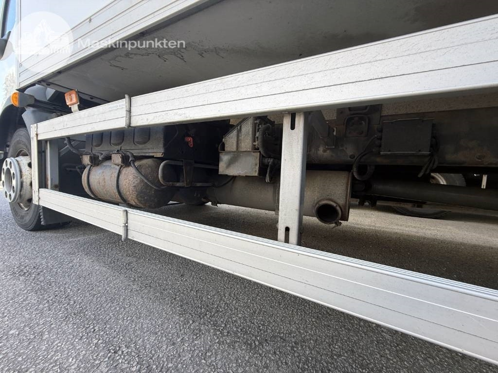 Tovornjak zabojnik Volvo FL 240: slika 32