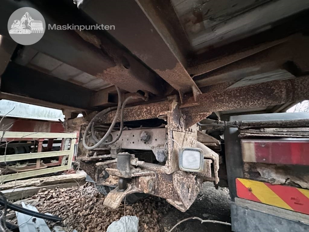 Tovornjak z dvigalom Volvo FL7: slika 42
