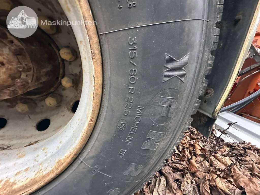 Tovornjak z dvigalom Volvo FL7: slika 38