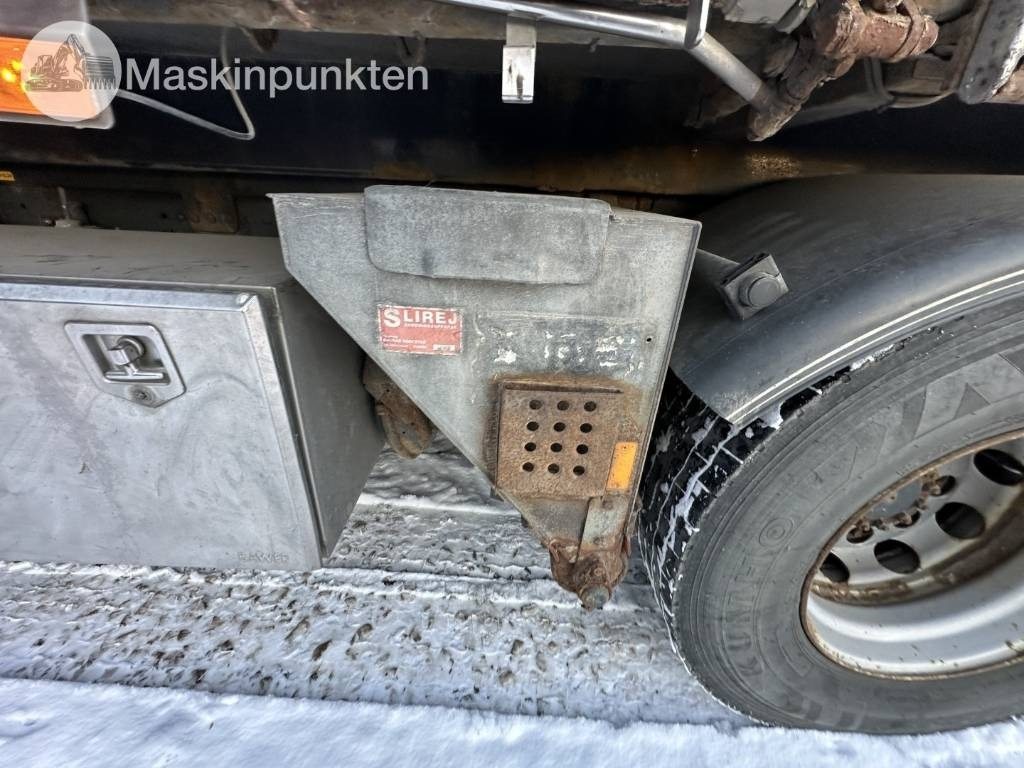 Tovornjak z dvigalom Volvo FM 480: slika 36 Tovornjak z dvigalom Volvo FM 480: slika 36