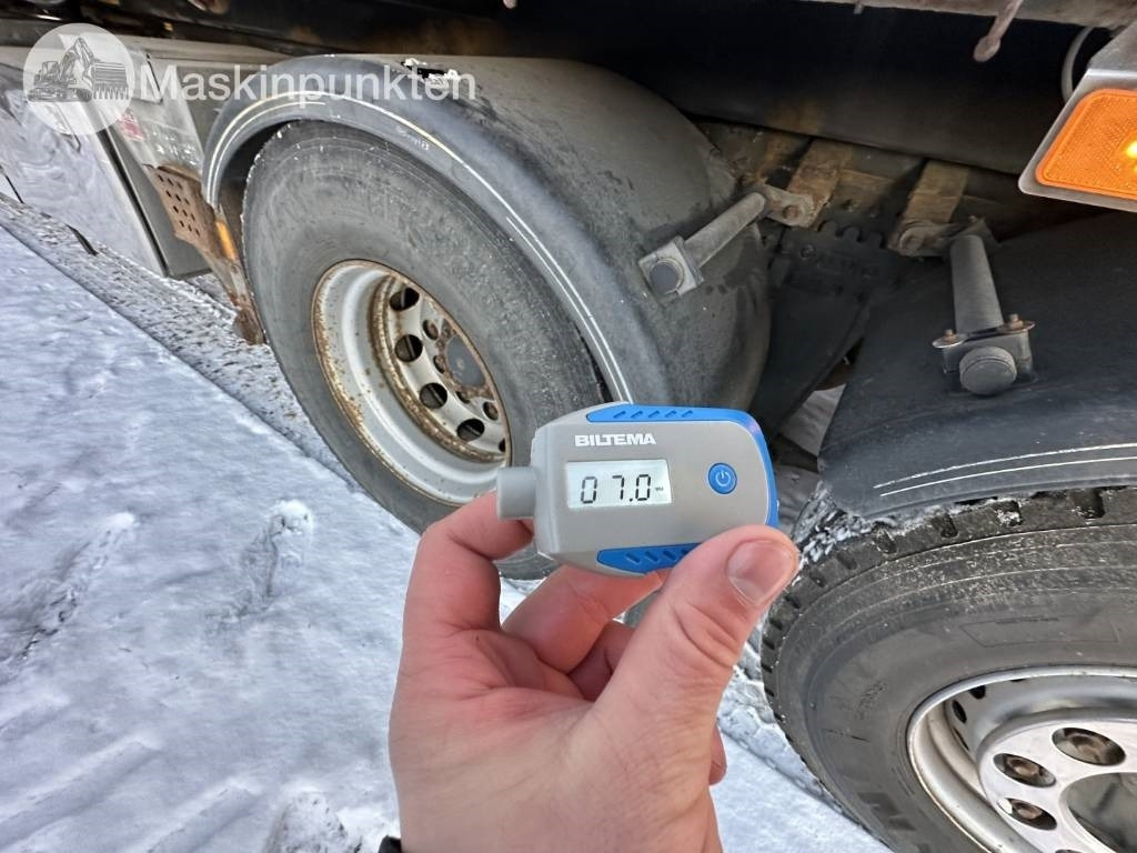 Tovornjak z dvigalom Volvo FM 480: slika 39 Tovornjak z dvigalom Volvo FM 480: slika 39