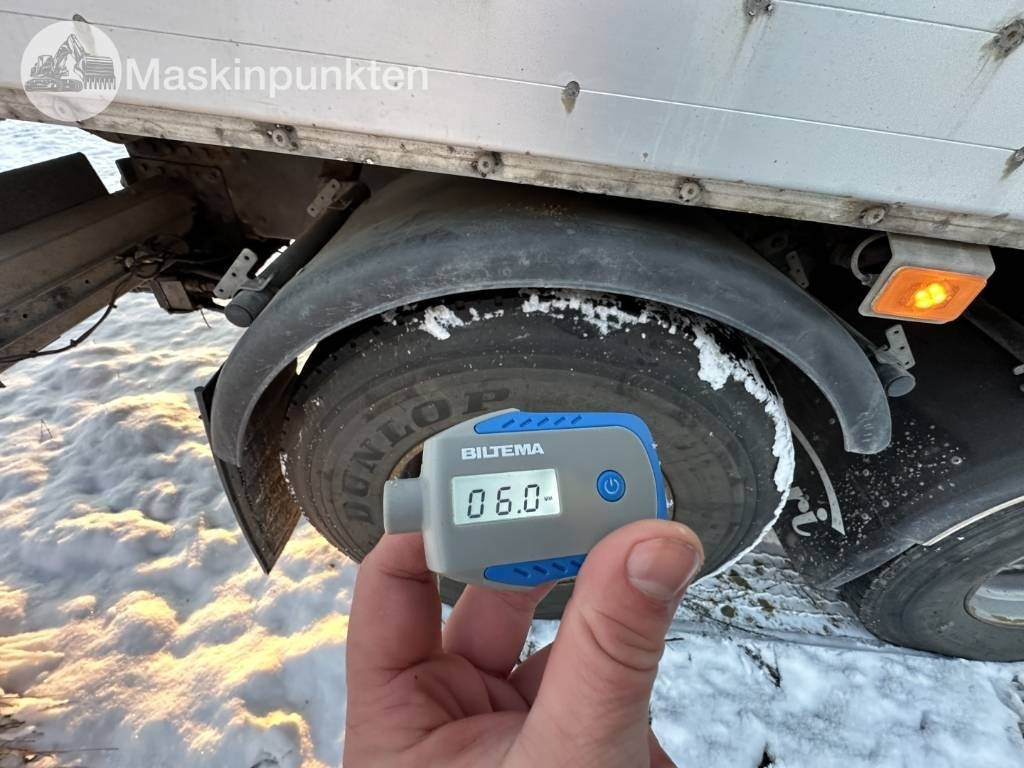 Tovornjak z dvigalom Volvo FM 480: slika 45 Tovornjak z dvigalom Volvo FM 480: slika 45