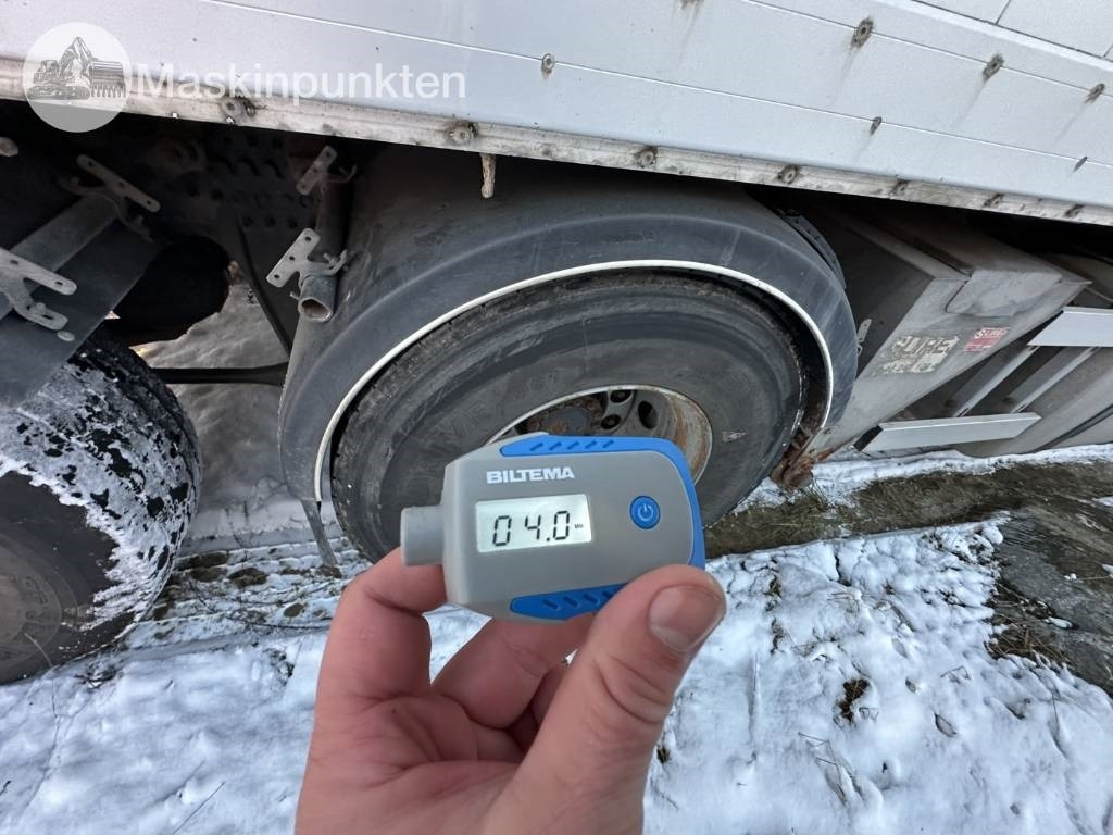 Tovornjak z dvigalom Volvo FM 480: slika 46 Tovornjak z dvigalom Volvo FM 480: slika 46