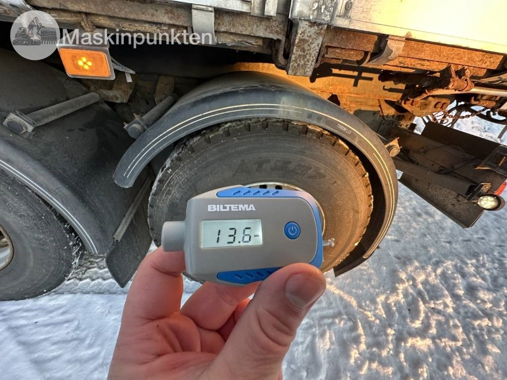 Tovornjak z dvigalom Volvo FM 480: slika 40 Tovornjak z dvigalom Volvo FM 480: slika 40