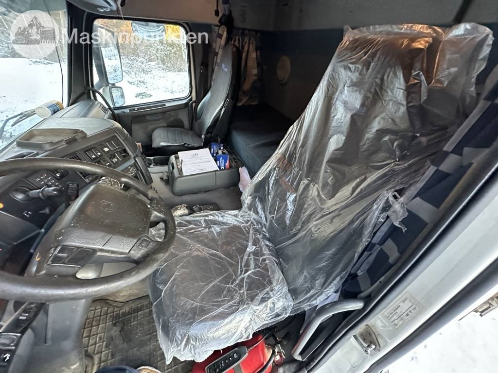 Tovornjak z dvigalom Volvo FM 480: slika 25 Tovornjak z dvigalom Volvo FM 480: slika 25