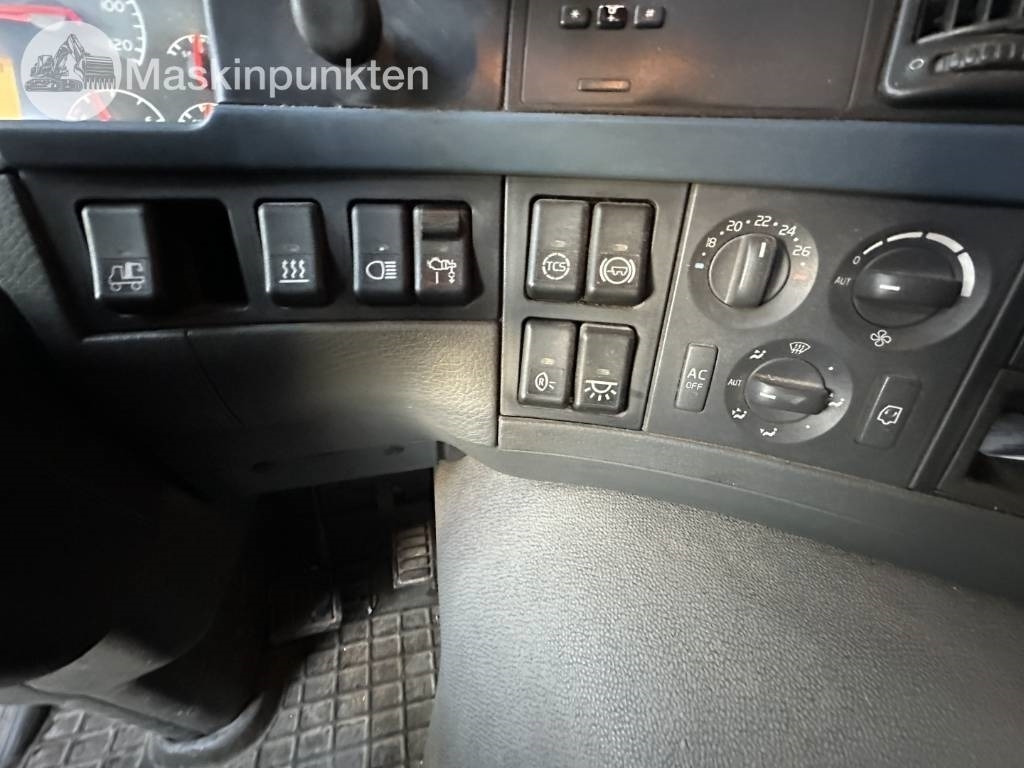 Tovornjak z dvigalom Volvo FM 480: slika 22 Tovornjak z dvigalom Volvo FM 480: slika 22