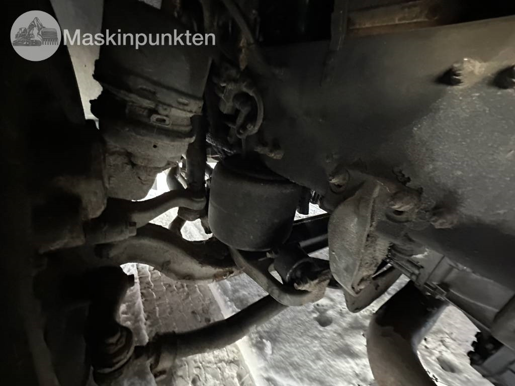 Tovornjak z dvigalom Volvo FM 480: slika 32 Tovornjak z dvigalom Volvo FM 480: slika 32