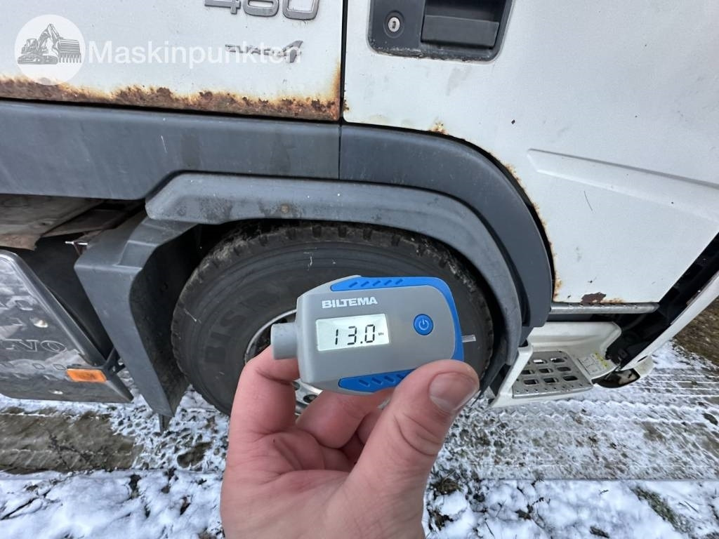 Tovornjak z dvigalom Volvo FM 480: slika 47 Tovornjak z dvigalom Volvo FM 480: slika 47