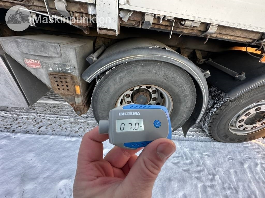 Tovornjak z dvigalom Volvo FM 480: slika 37 Tovornjak z dvigalom Volvo FM 480: slika 37