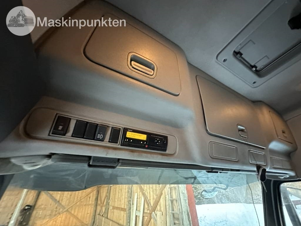 Tovornjak z dvigalom Volvo FM 480: slika 29 Tovornjak z dvigalom Volvo FM 480: slika 29