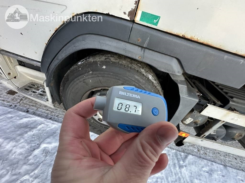 Tovornjak z dvigalom Volvo FM 480: slika 33 Tovornjak z dvigalom Volvo FM 480: slika 33