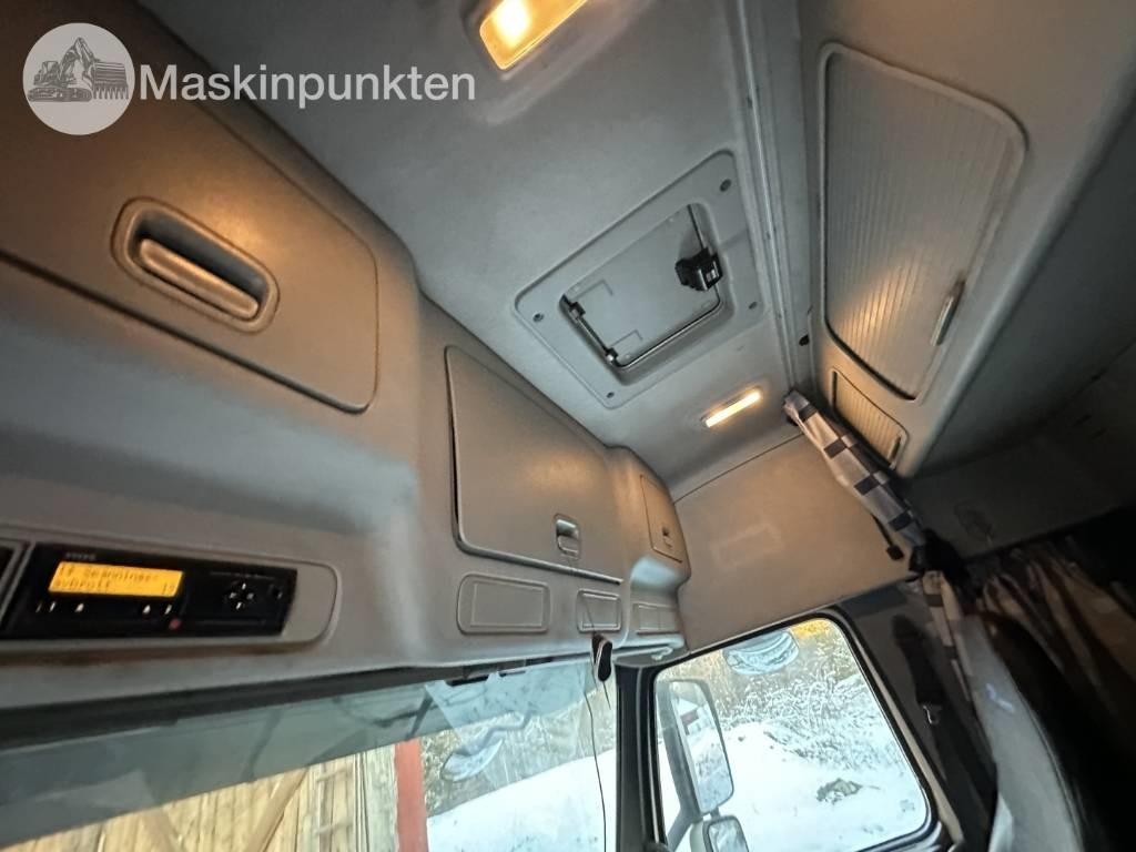Tovornjak z dvigalom Volvo FM 480: slika 28 Tovornjak z dvigalom Volvo FM 480: slika 28
