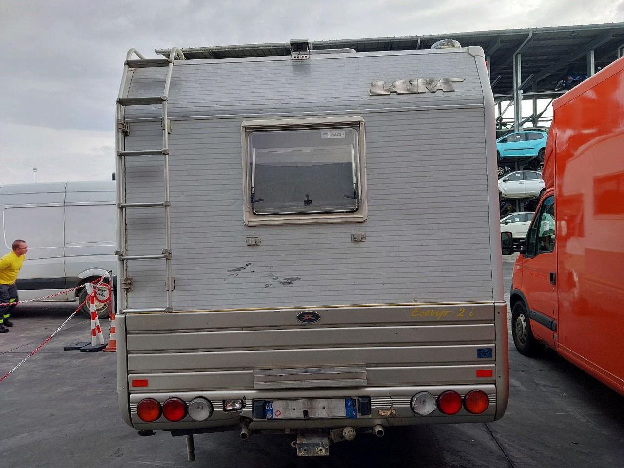 IVECO LAIKA 35.12 CAMPING 122 - Alkoven avtodom: slika 5 IVECO LAIKA 35.12 CAMPING 122 - Alkoven avtodom: slika 5