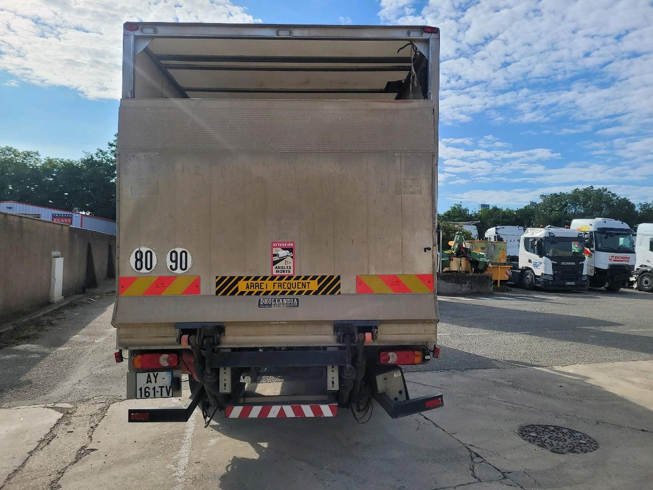 RENAULT MIDLUM 180 DXL - Tovornjak zabojnik: slika 5 RENAULT MIDLUM 180 DXL - Tovornjak zabojnik: slika 5