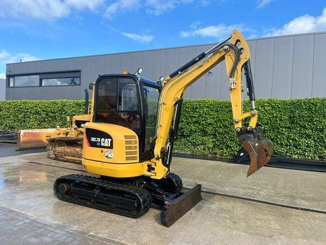CAT 302.7 D CR - Mini bager: slika 2 CAT 302.7 D CR - Mini bager: slika 2