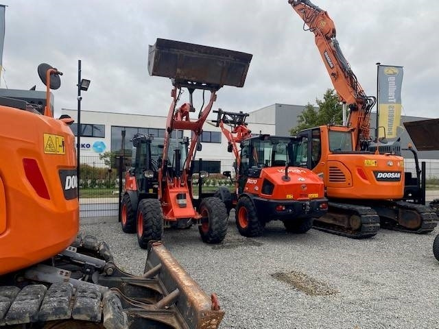 Kubota R 065 - Kolesni nakladalec: slika 4 Kubota R 065 - Kolesni nakladalec: slika 4