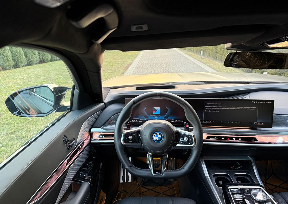 Limuzina BMW Seria 7: slika 9