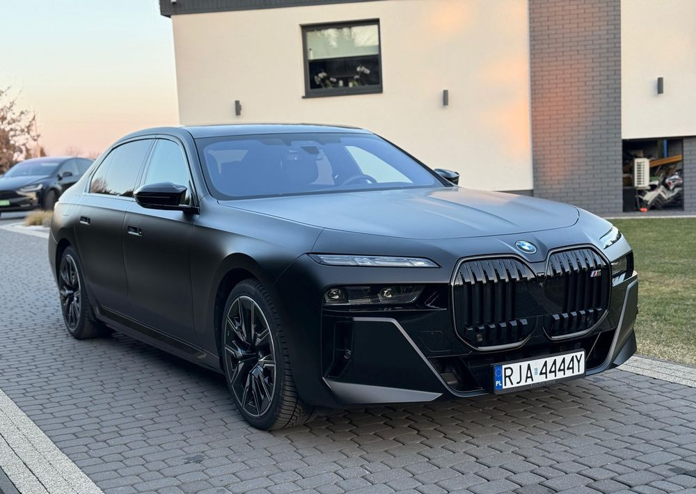 BMW Seria 7 - Limuzina: slika 2 BMW Seria 7 - Limuzina: slika 2