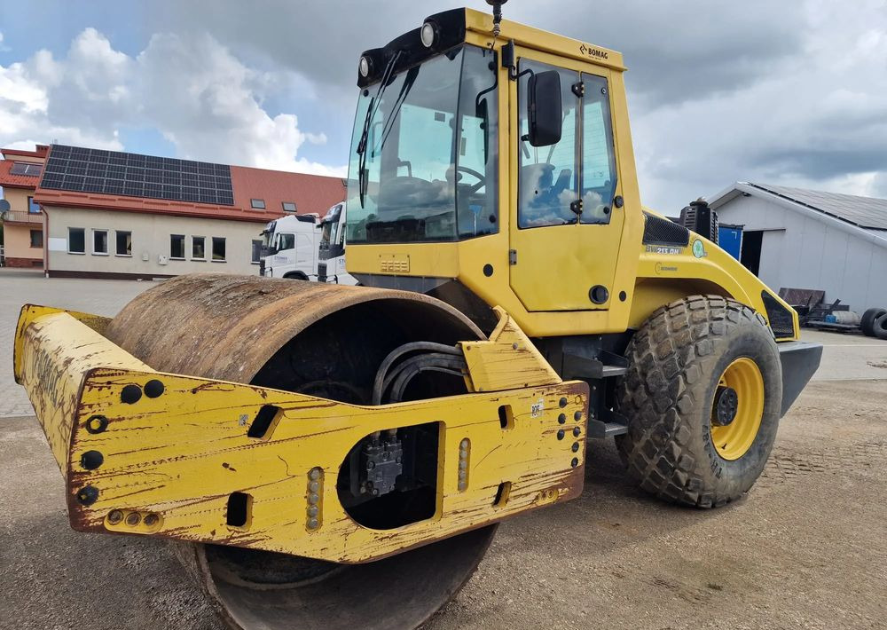 Bomag Bw 213 DH-4 - Valjar: slika 2 Bomag Bw 213 DH-4 - Valjar: slika 2