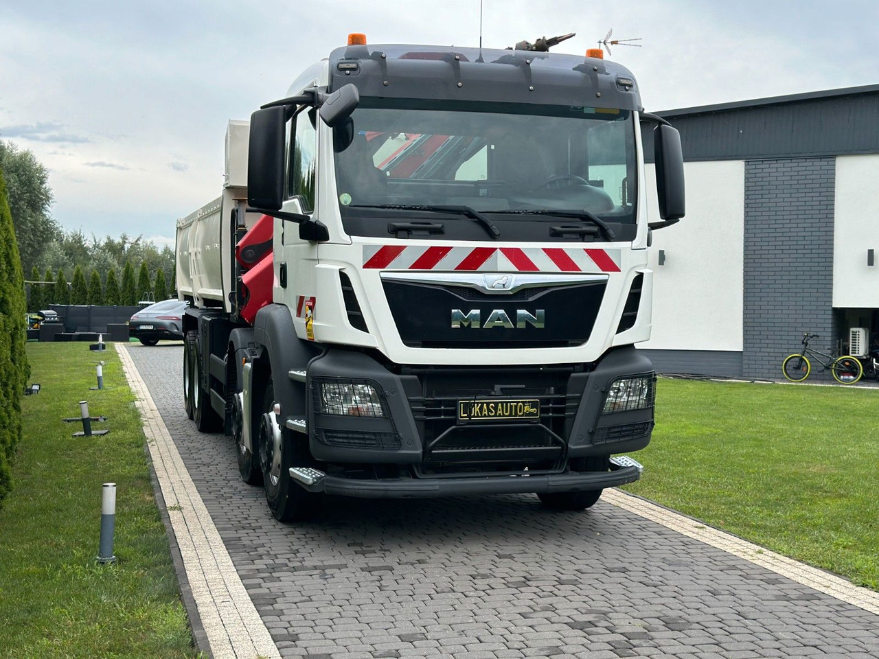MAN TGS 440 / 8x4 /CRANE HMF 1530/ TIPPER - Tovornjak z dvigalom: slika 4 MAN TGS 440 / 8x4 /CRANE HMF 1530/ TIPPER - Tovornjak z dvigalom: slika 4