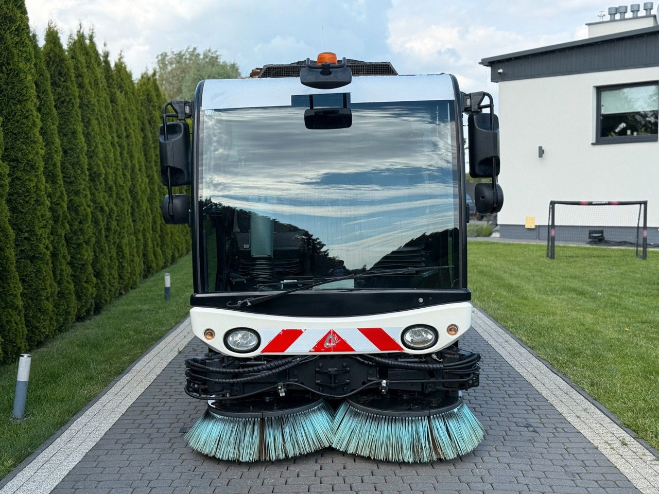 MATHIEU GRAND AZURA MC420 SWEEPER - Vozilo za pometanje: slika 2 MATHIEU GRAND AZURA MC420 SWEEPER - Vozilo za pometanje: slika 2